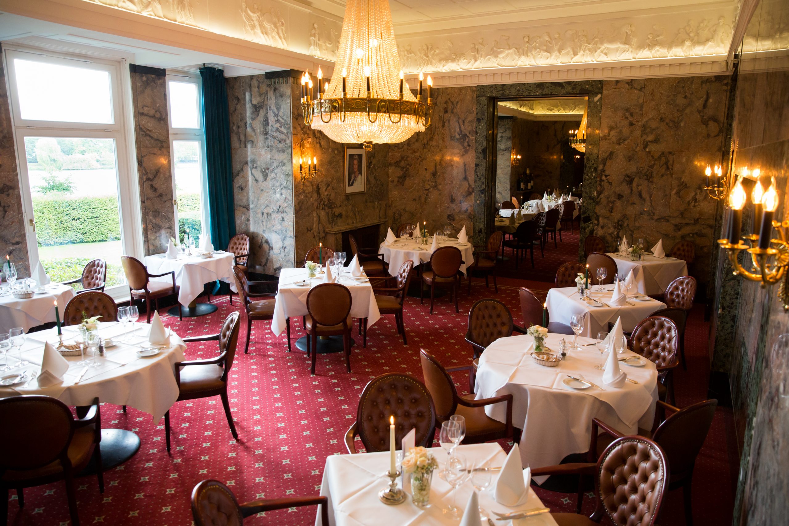 Restaurant mit Blick auf die Alster